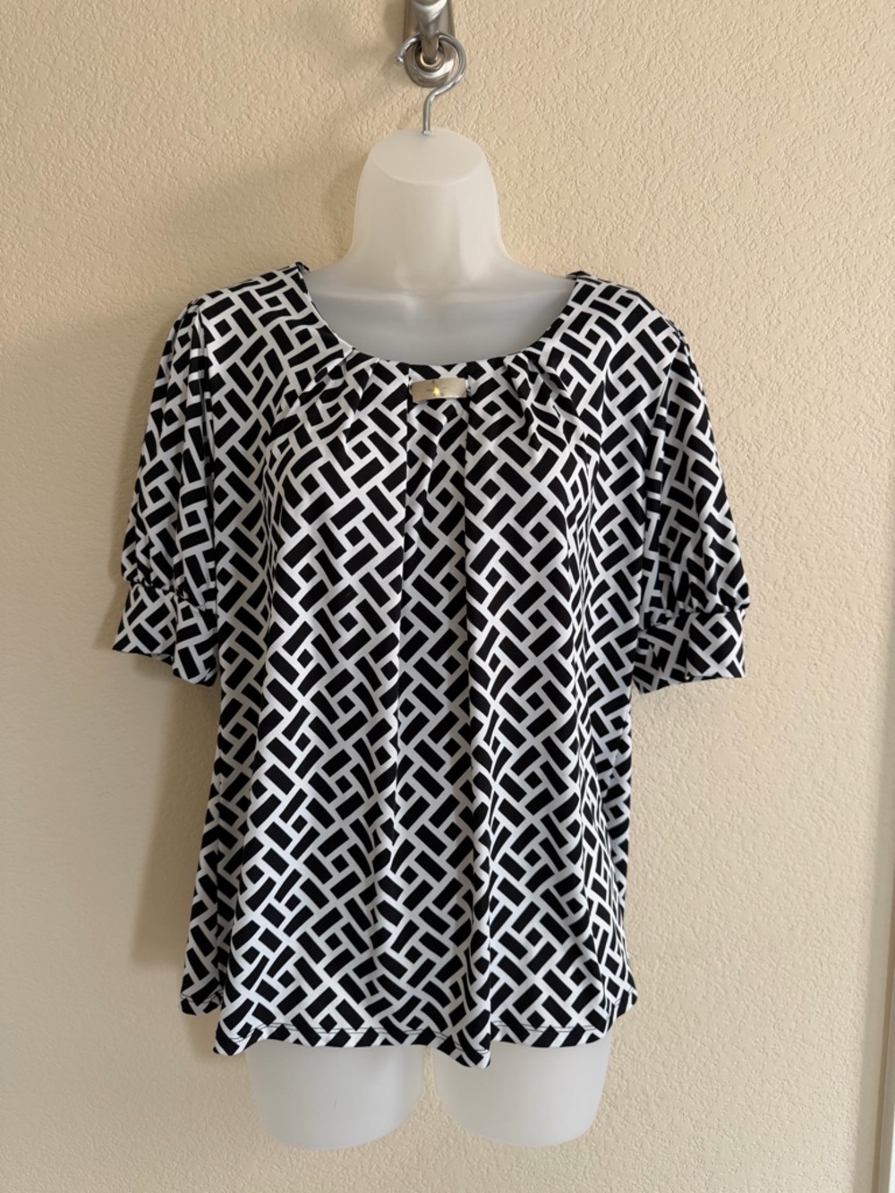 Notations Black & White Geometric Scoop-Neck Blouse
